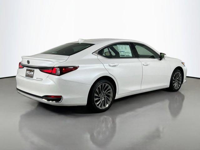 new 2025 Lexus ES 300h car, priced at $56,739