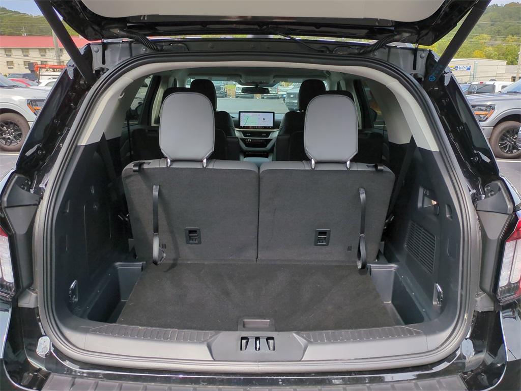 new 2025 Ford Explorer car, priced at $39,264