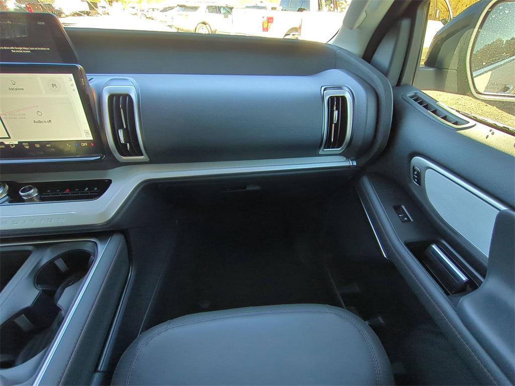 new 2025 Ford Expedition Max car, priced at $71,834