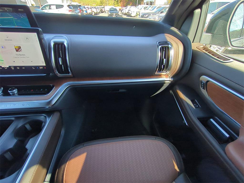 new 2025 Ford Expedition car, priced at $81,744