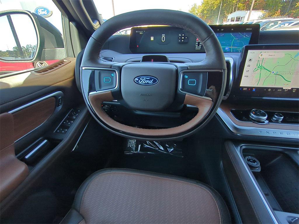 new 2025 Ford Expedition car, priced at $81,744
