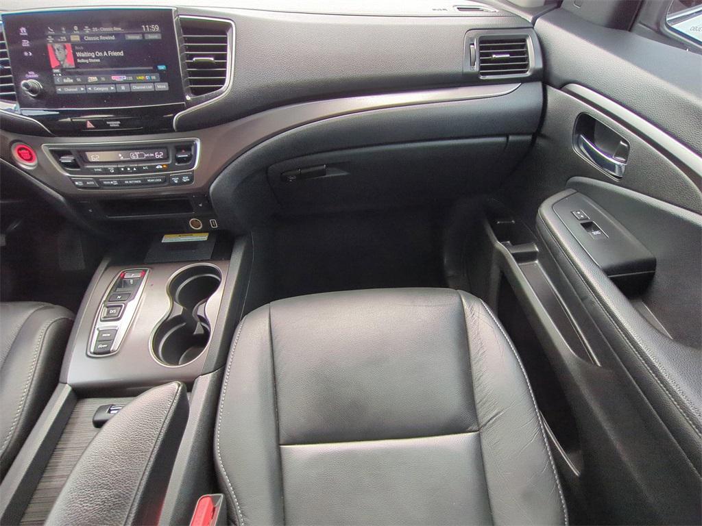 used 2022 Honda Pilot car, priced at $27,794
