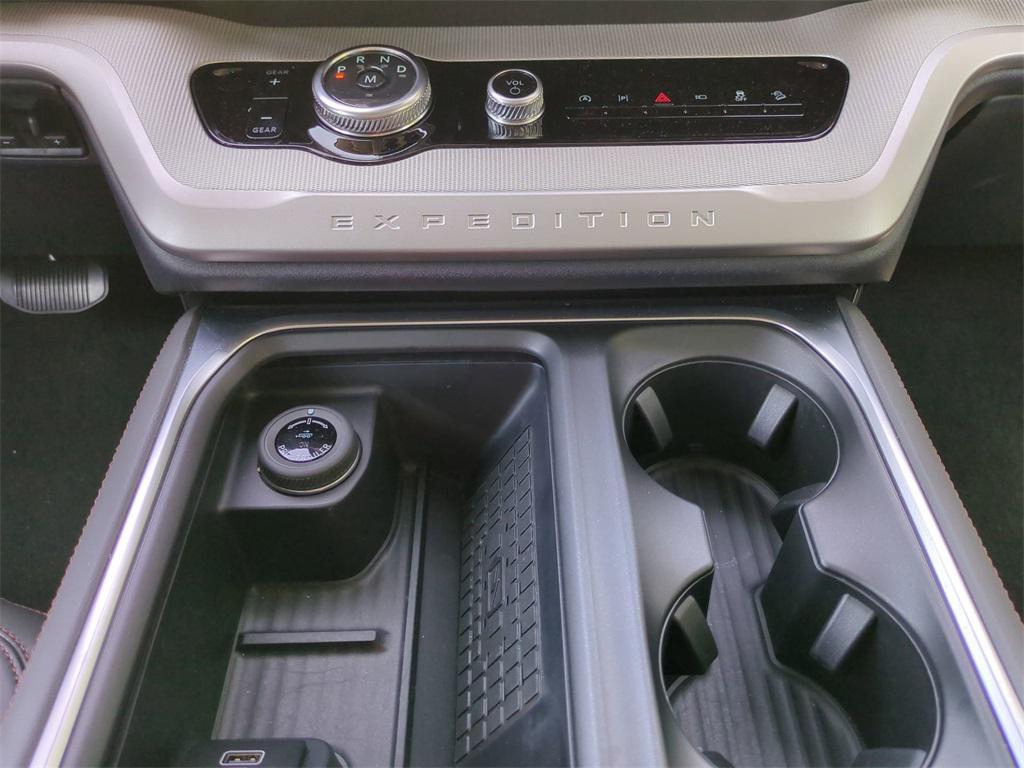 new 2025 Ford Expedition Max car, priced at $71,184