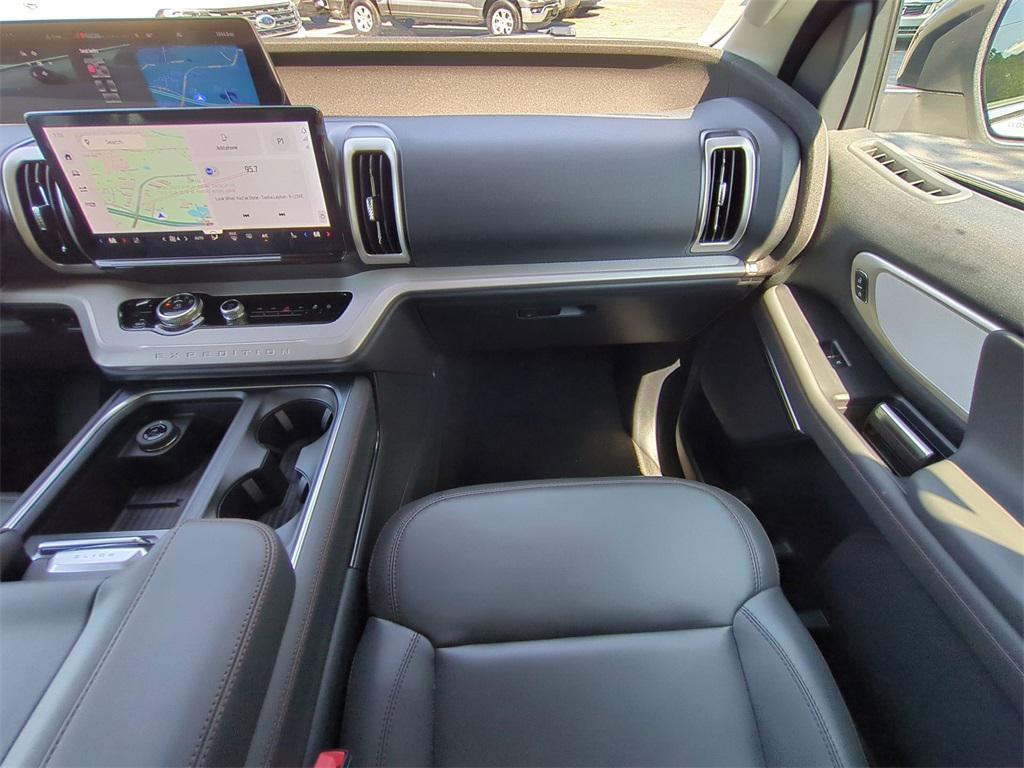 new 2025 Ford Expedition Max car, priced at $71,184