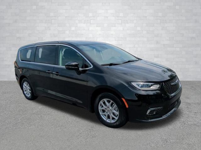 used 2024 Chrysler Pacifica car, priced at $28,976