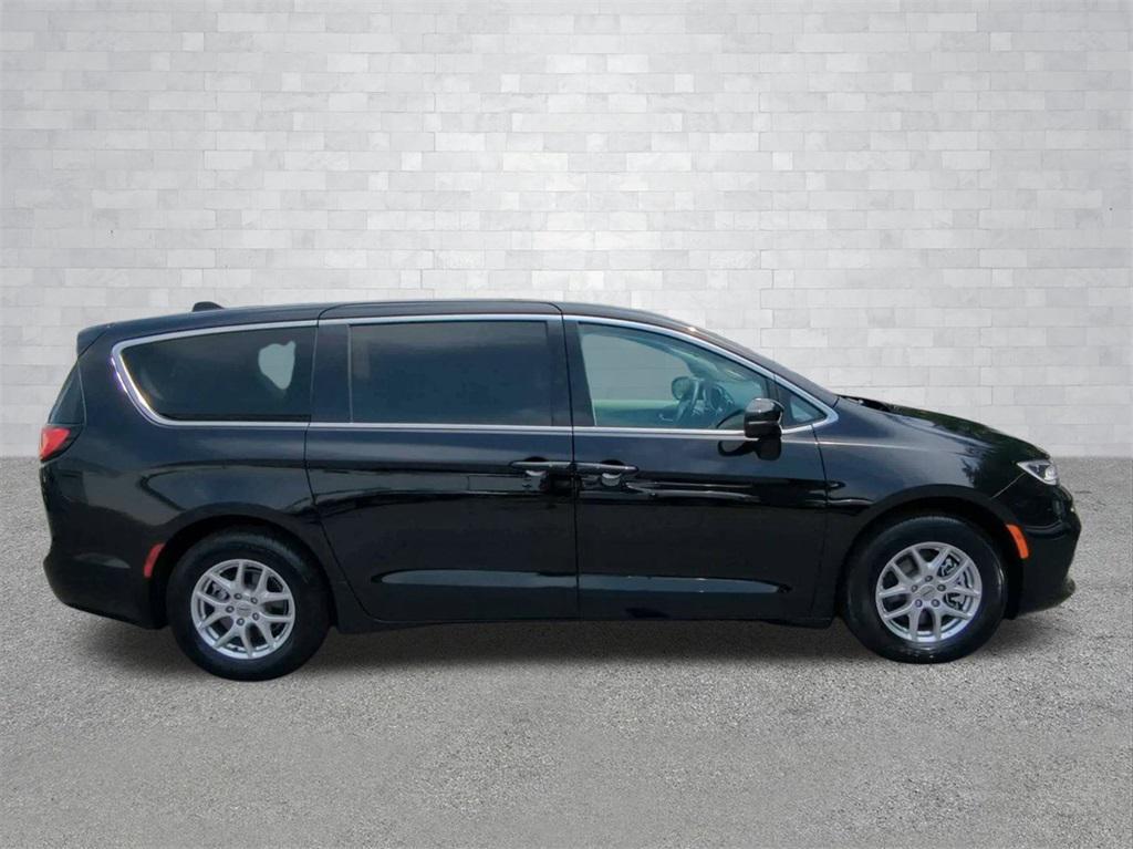 used 2024 Chrysler Pacifica car, priced at $26,919