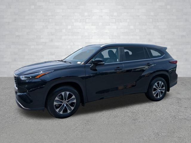 used 2024 Toyota Highlander car, priced at $43,940