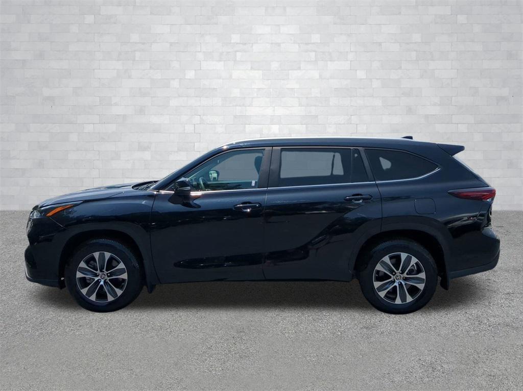 used 2024 Toyota Highlander car, priced at $42,939