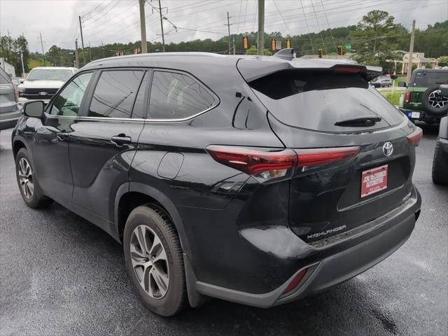 used 2024 Toyota Highlander car, priced at $43,004