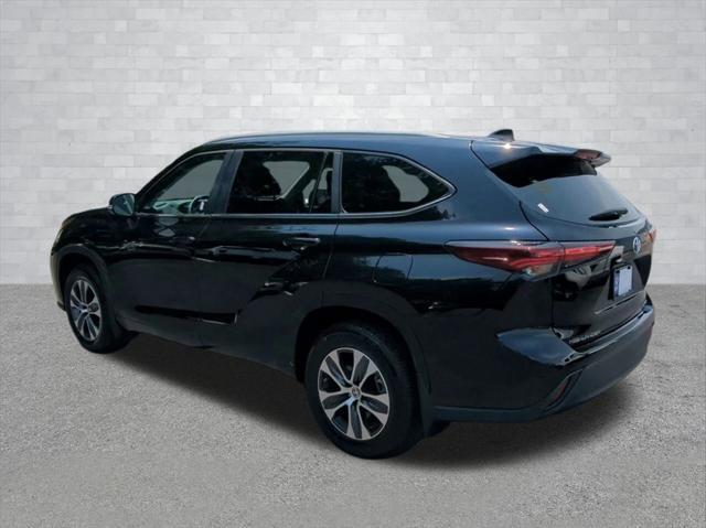 used 2024 Toyota Highlander car, priced at $43,940