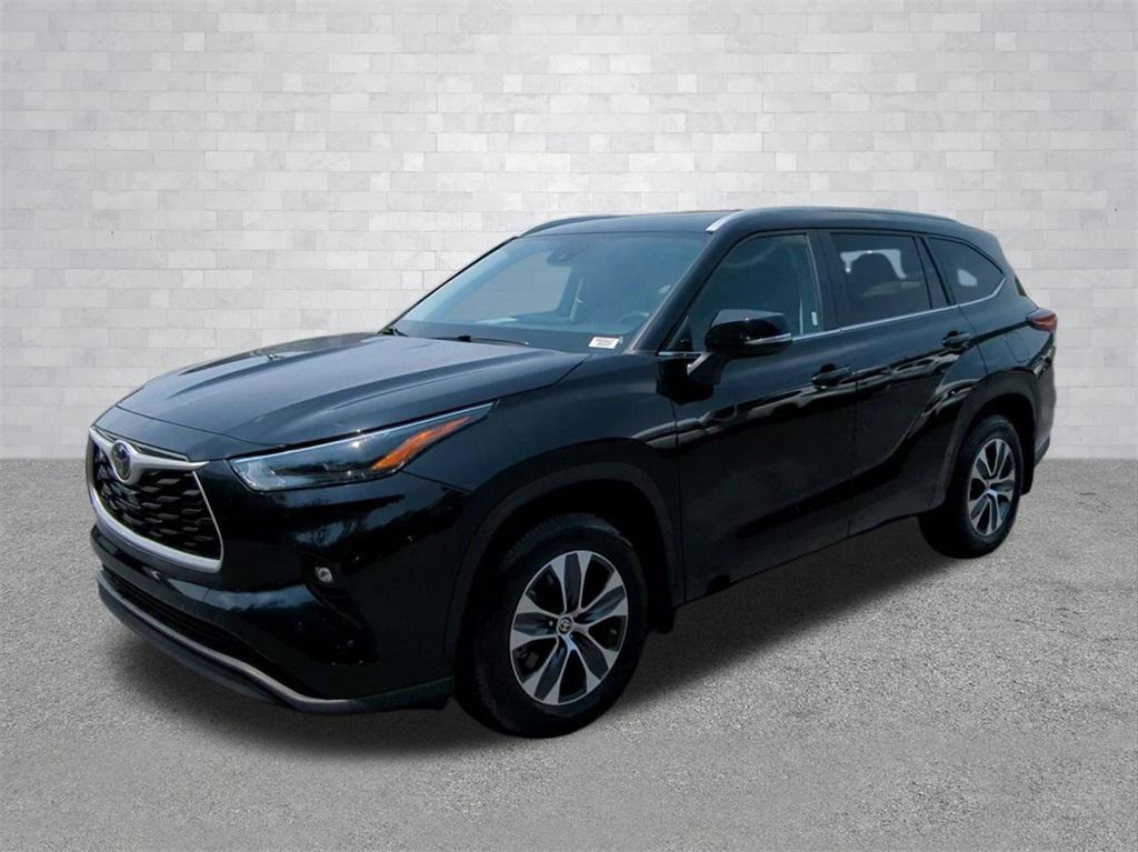 used 2024 Toyota Highlander car, priced at $42,939