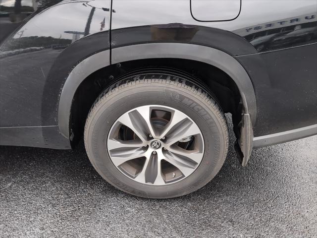 used 2024 Toyota Highlander car, priced at $43,004