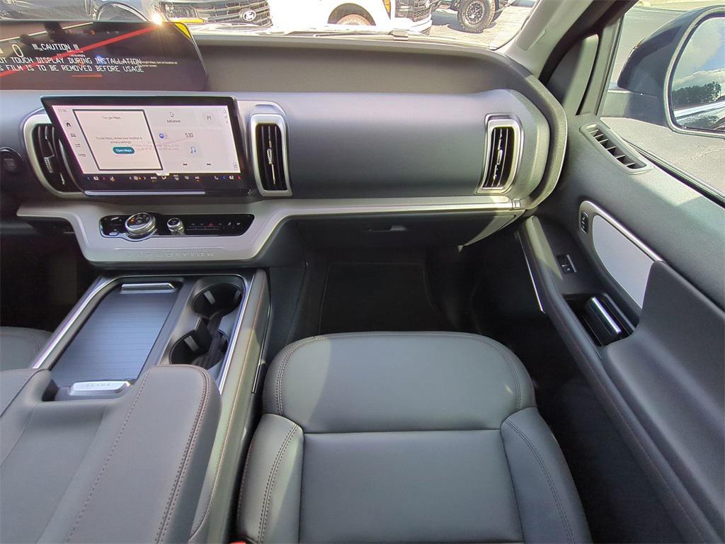 new 2025 Ford Expedition Max car, priced at $68,334