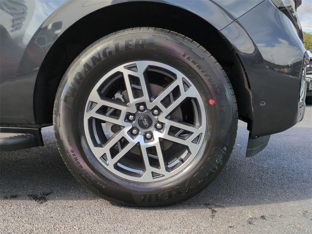 new 2025 Ford Expedition Max car, priced at $68,334