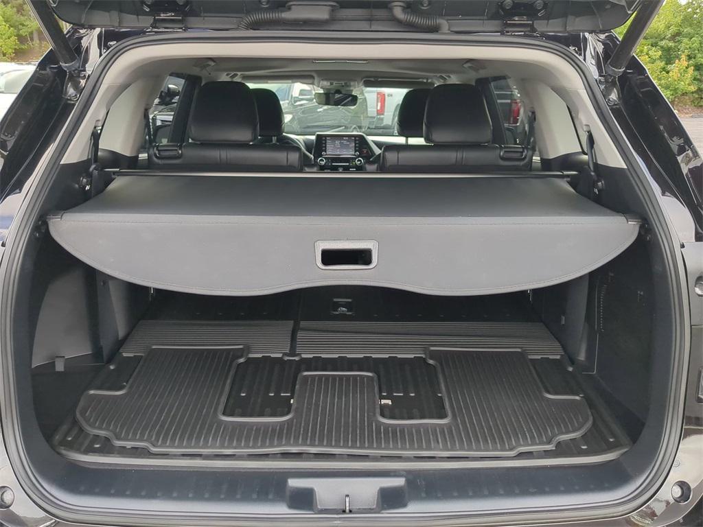 used 2022 Toyota Highlander car, priced at $37,555