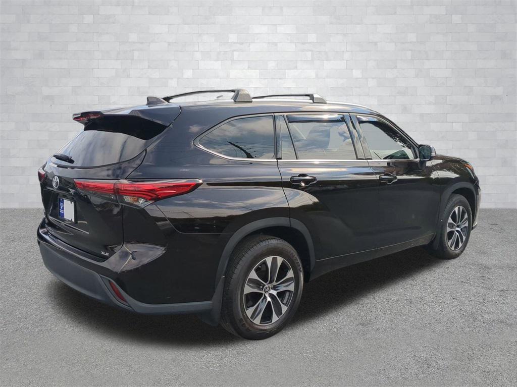 used 2022 Toyota Highlander car, priced at $37,555