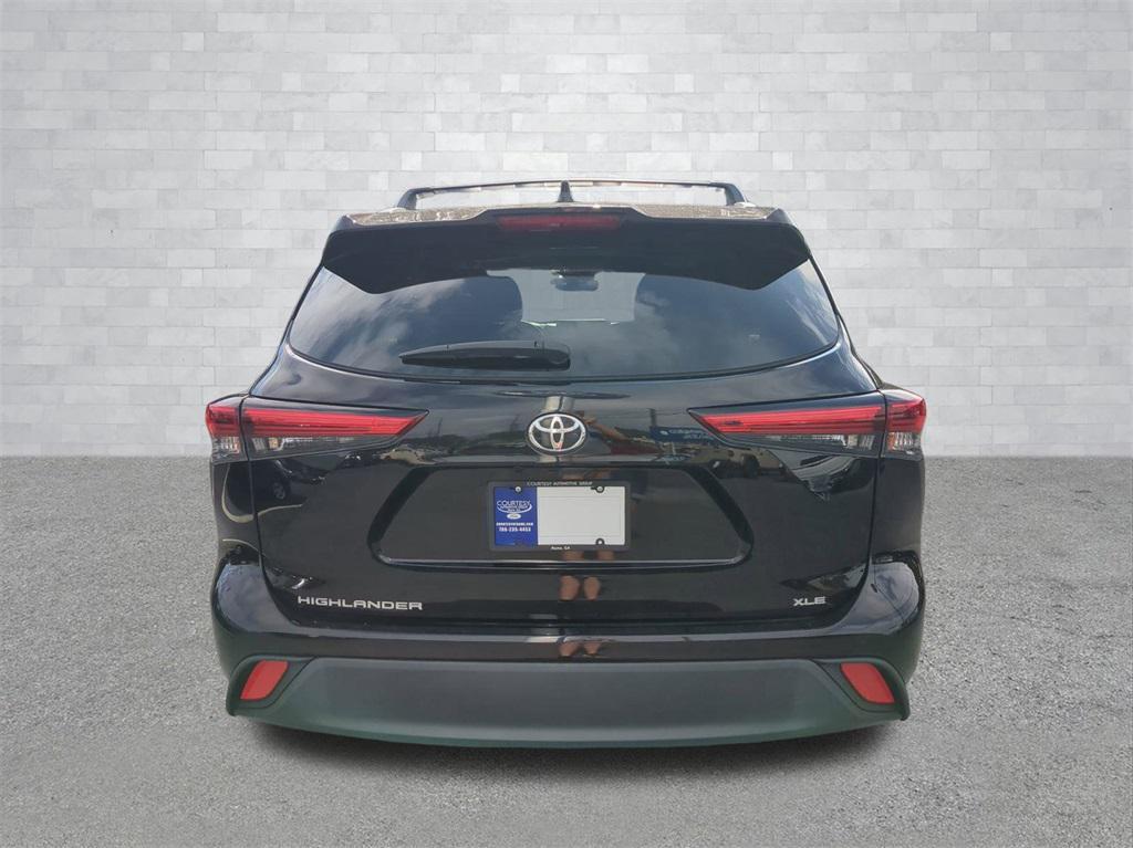 used 2022 Toyota Highlander car, priced at $37,555
