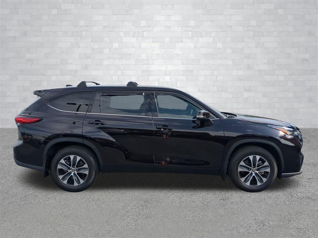 used 2022 Toyota Highlander car, priced at $37,555