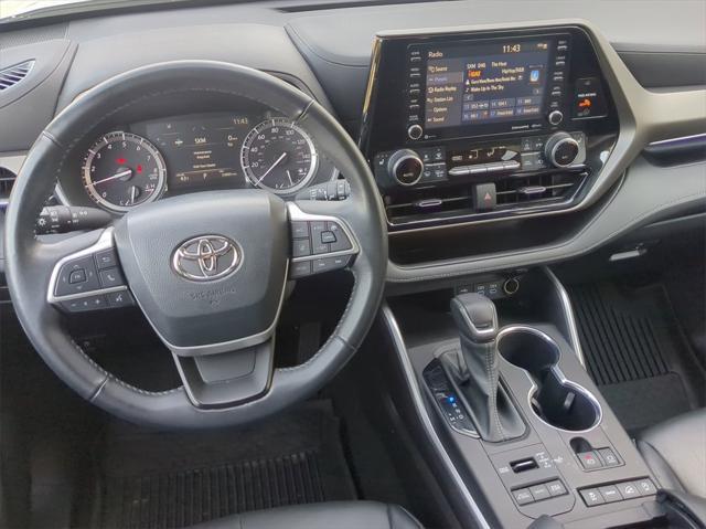 used 2022 Toyota Highlander car, priced at $35,641