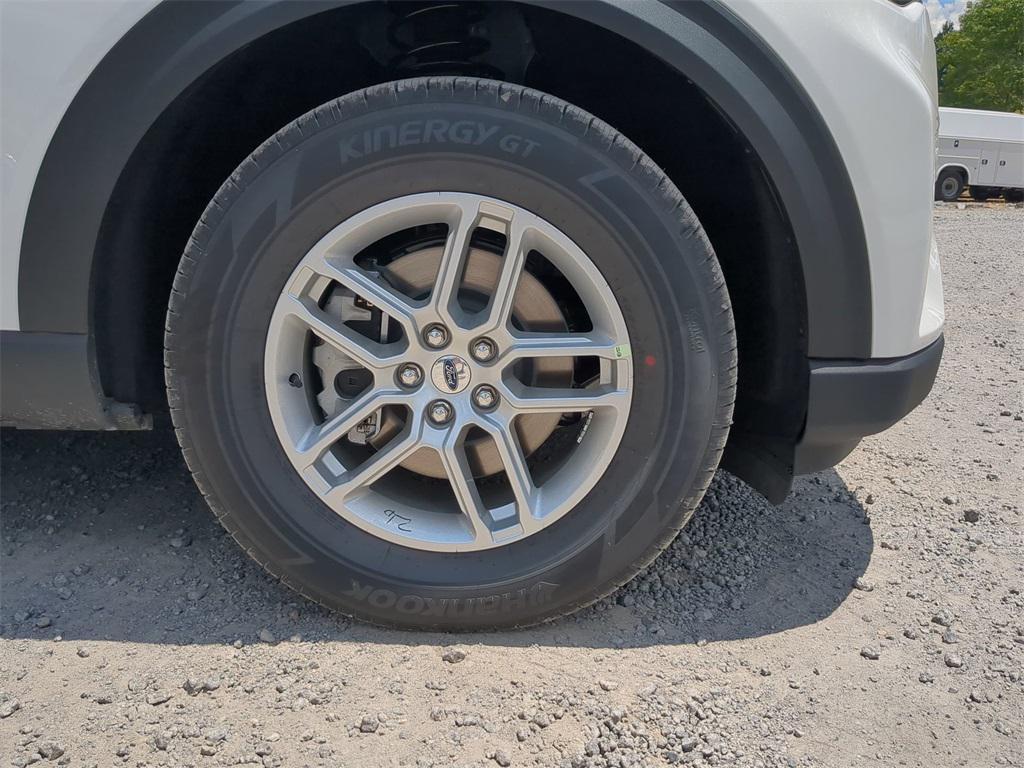 new 2025 Ford Explorer car, priced at $40,059