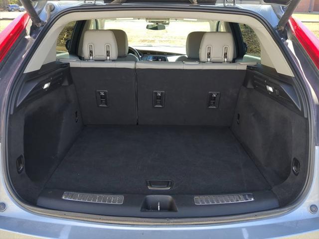used 2023 Cadillac XT4 car, priced at $25,544