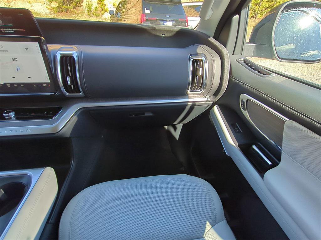 new 2025 Ford Expedition Max car, priced at $91,124