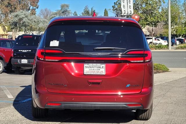 new 2022 Chrysler Pacifica Hybrid car, priced at $47,988