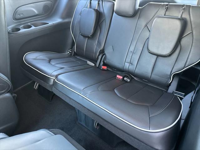 new 2025 Chrysler Pacifica Hybrid car, priced at $60,275
