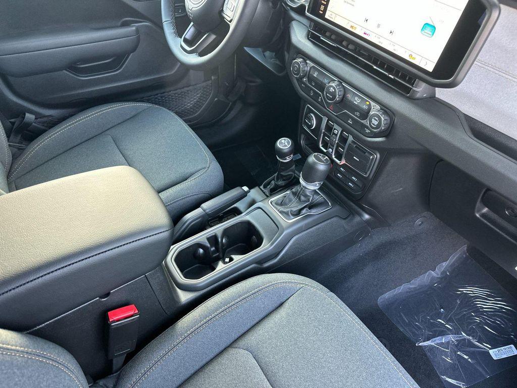 new 2025 Jeep Gladiator car, priced at $48,900