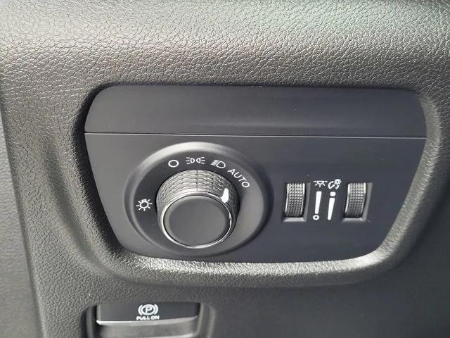 used 2024 Jeep Grand Cherokee car, priced at $32,989