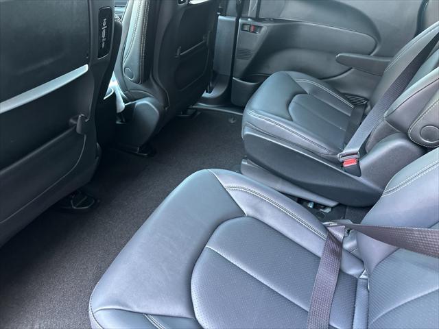new 2025 Chrysler Pacifica Hybrid car, priced at $59,250