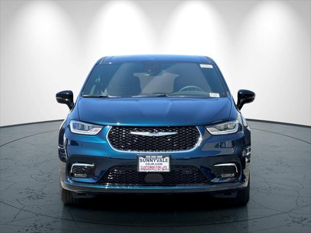 new 2025 Chrysler Pacifica Hybrid car, priced at $59,250