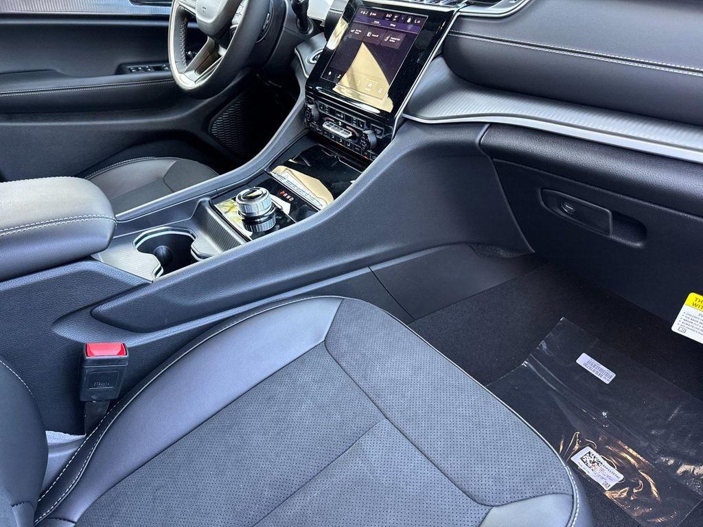 new 2025 Jeep Grand Cherokee L car, priced at $48,030