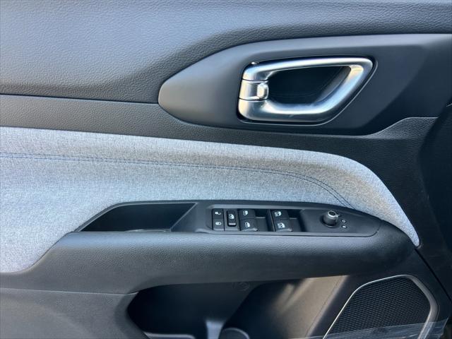 new 2025 Jeep Compass car, priced at $28,090