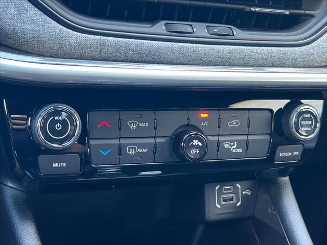new 2025 Jeep Compass car, priced at $28,090