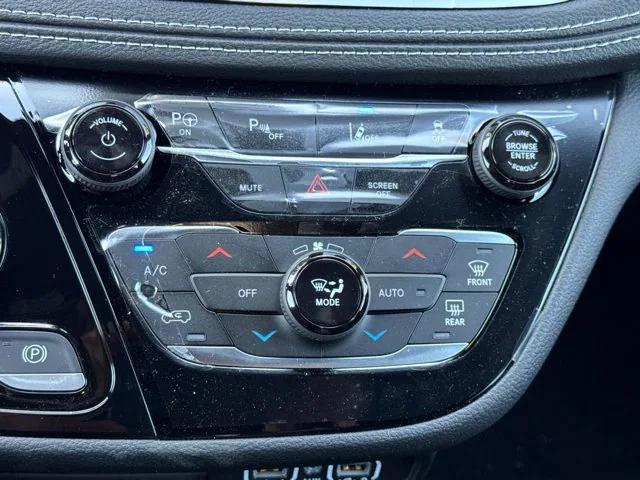 new 2025 Chrysler Pacifica Hybrid car, priced at $59,250