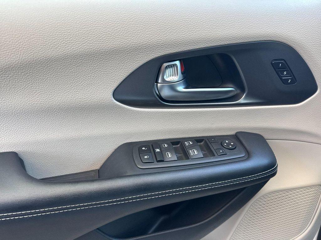 used 2022 Chrysler Pacifica car, priced at $27,357