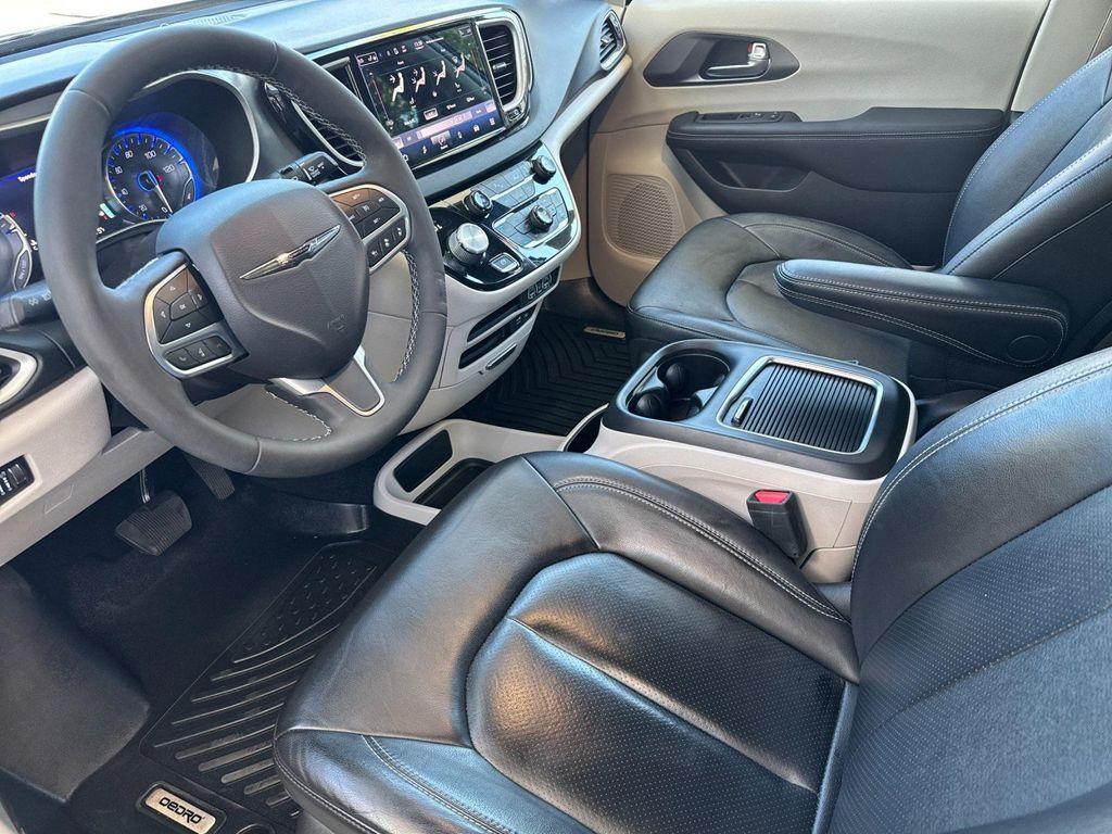 used 2022 Chrysler Pacifica car, priced at $27,357