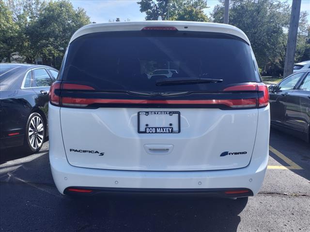 used 2022 Chrysler Pacifica Hybrid car, priced at $30,995