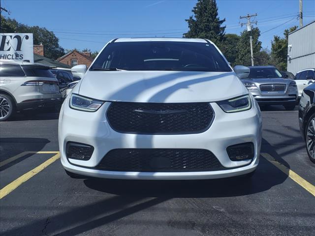 used 2022 Chrysler Pacifica Hybrid car, priced at $30,995