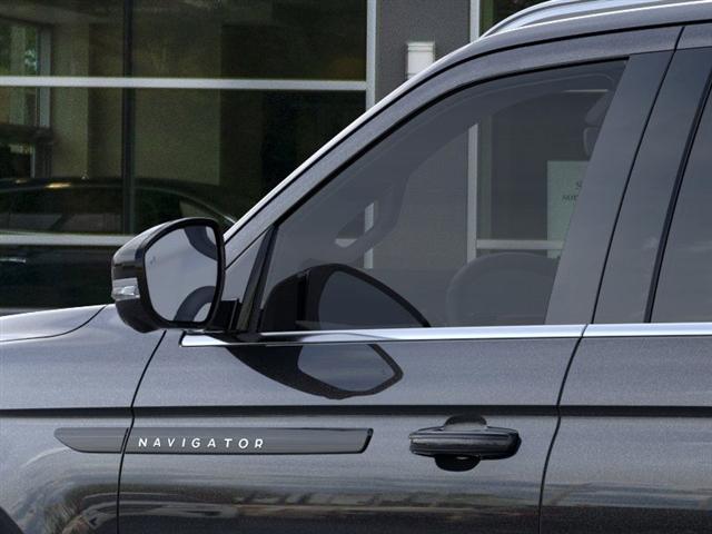 new 2025 Lincoln Navigator car, priced at $108,463
