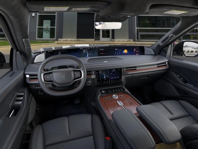 new 2025 Lincoln Navigator car, priced at $108,463