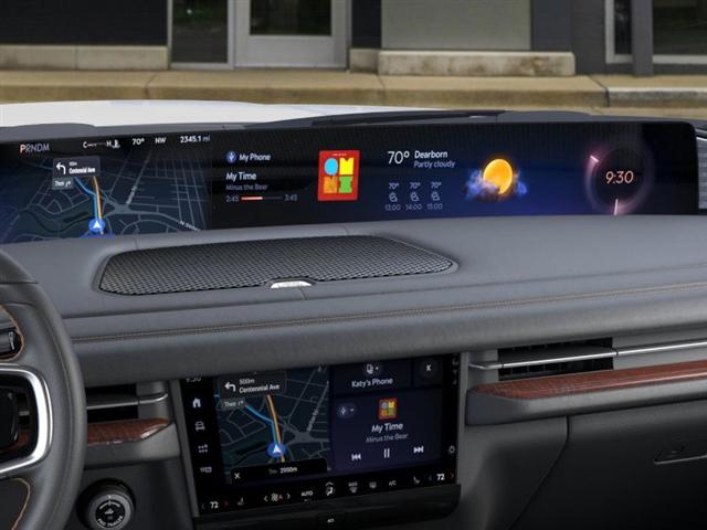 new 2025 Lincoln Navigator car, priced at $111,060