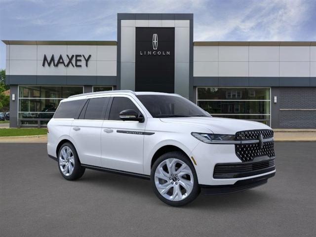 new 2025 Lincoln Navigator car, priced at $111,060