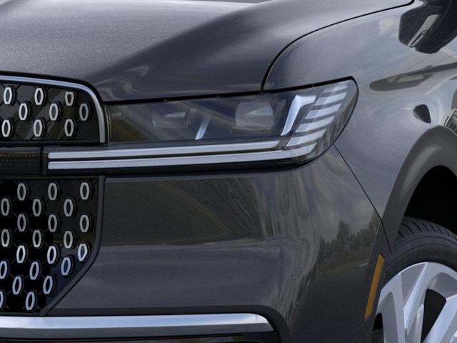 new 2025 Lincoln Navigator car, priced at $96,379