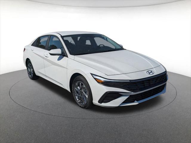 new 2025 Hyundai Elantra HEV car, priced at $26,033