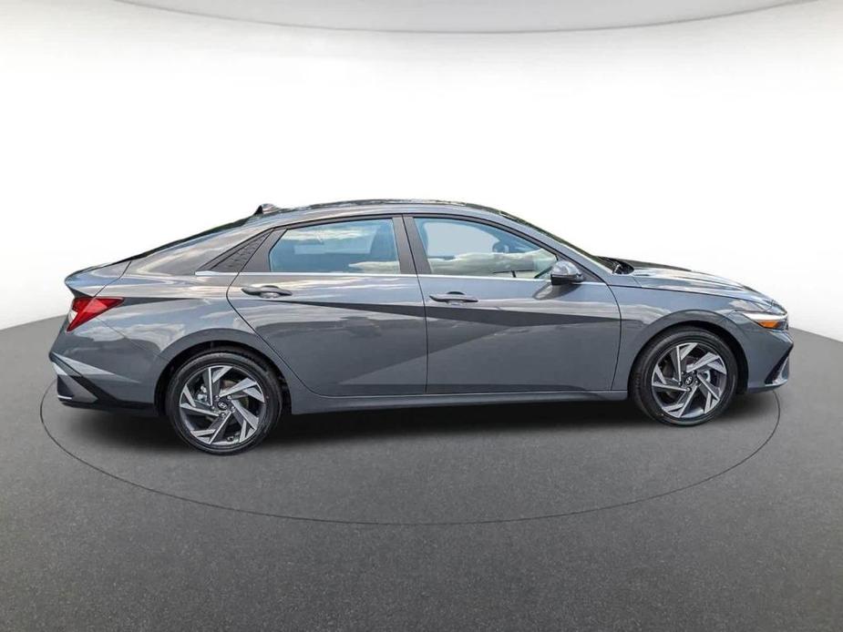 new 2024 Hyundai Elantra car, priced at $30,235