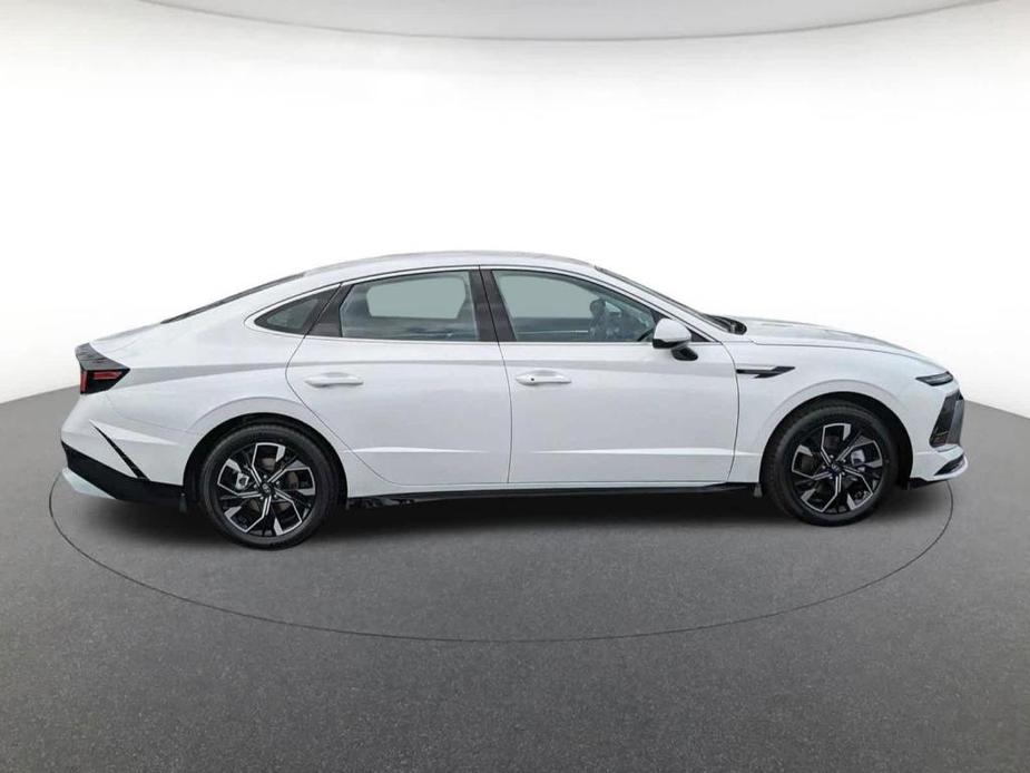 new 2024 Hyundai Sonata car, priced at $29,660