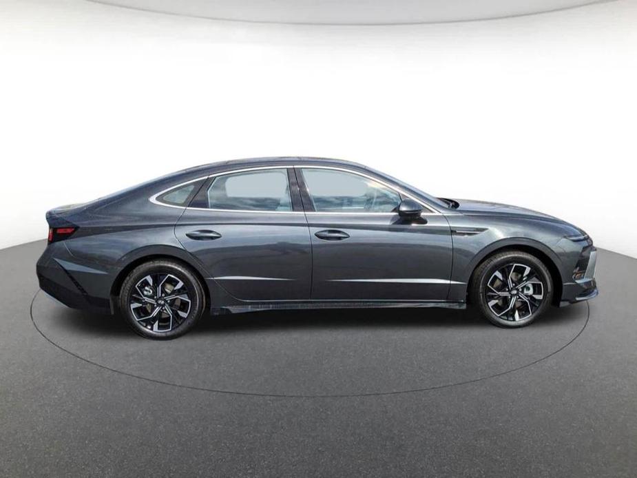 new 2024 Hyundai Sonata car, priced at $29,180