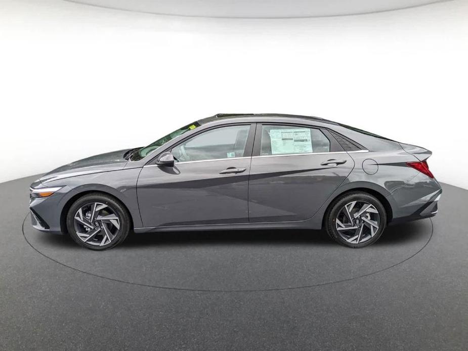 new 2024 Hyundai Elantra car, priced at $27,060